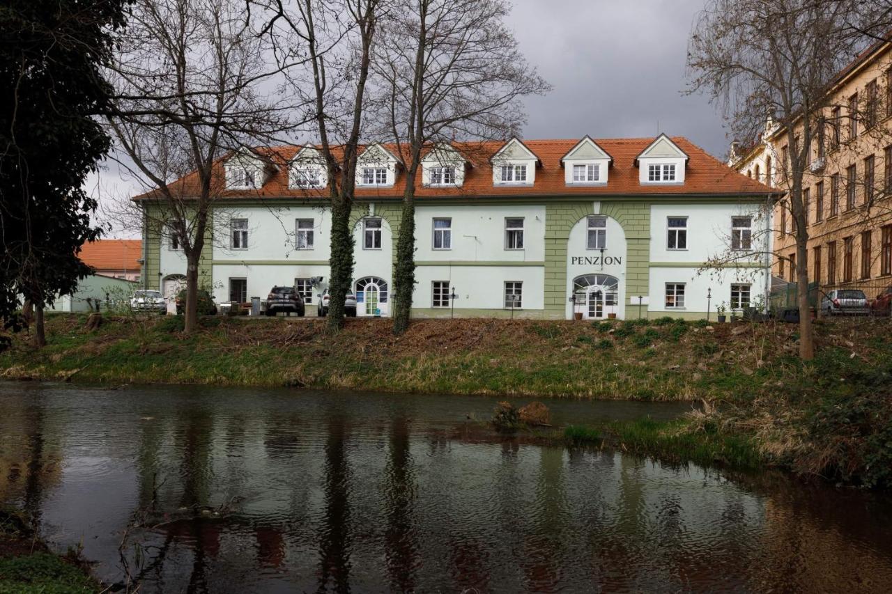 Litvan Sunset Apartments Ческе-Будеёвице Экстерьер фото